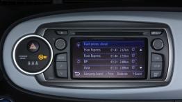 Toyota Yaris III Hybrid - radio/cd/panel lcd