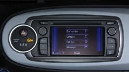 Toyota Yaris III Hybrid - radio/cd/panel lcd