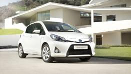 Toyota Yaris III Hybrid - widok z przodu