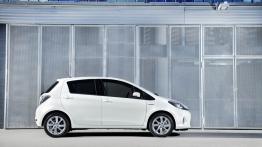 Toyota Yaris III Hybrid - prawy bok