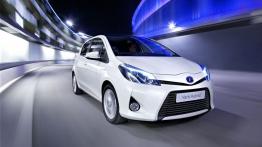 Toyota Yaris III Hybrid - widok z przodu