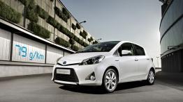 Toyota Yaris III Hybrid - widok z przodu