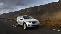 Land Rover Discovery Sport na Islandii - widok z przodu