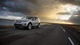 Land Rover Discovery Sport na Islandii - widok z przodu