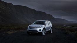 Land Rover Discovery Sport na Islandii - widok z przodu