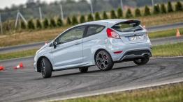 Ford Fiesta ST200 – jeszcze większy psotnik