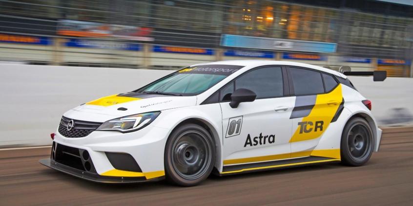 Touring Car Racing: siedem Opli Astra TCR dla zespołu Target Competition