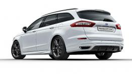 Ford Mondeo w sportowym odzieniu