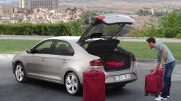 Seat Toledo IV - tył - bagażnik otwarty