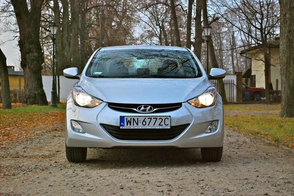 Hyundai Elantra przystojny sedan • AutoCentrum.pl