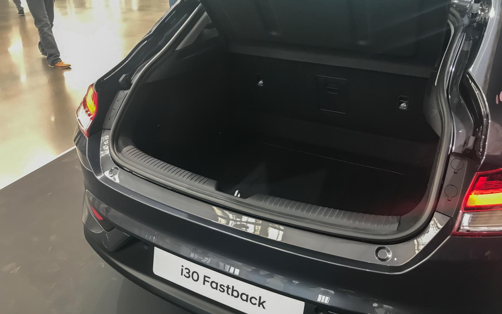 Hyundai i30 Fastback coupe po koreańsku • AutoCentrum.pl