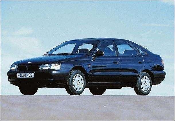 Toyota carina салон