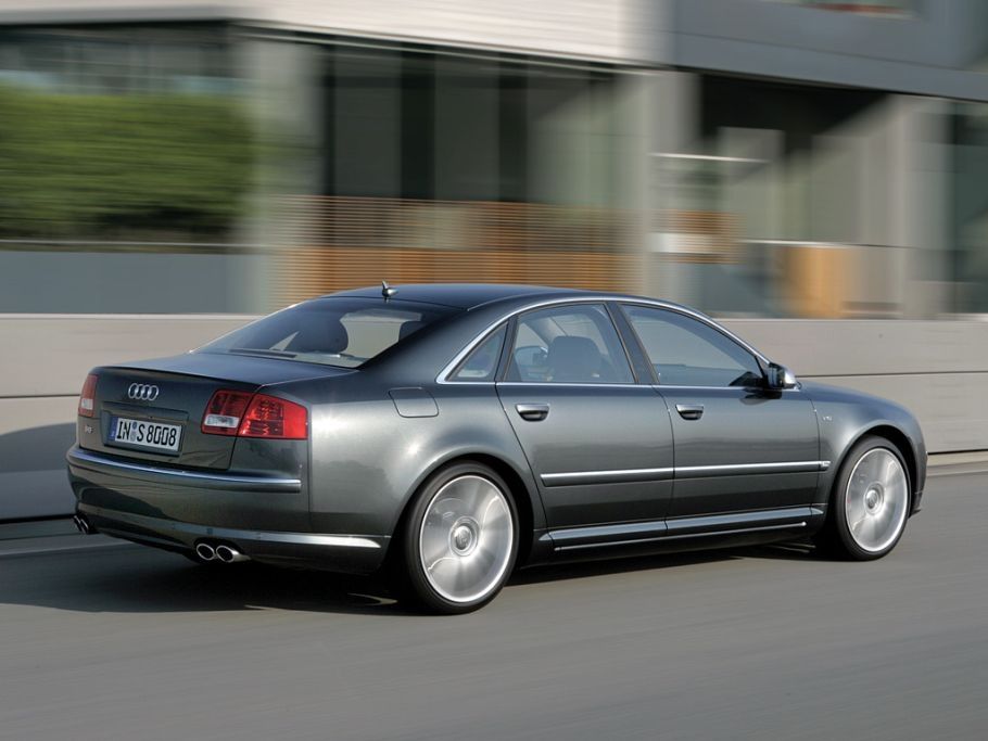 Audi s8 2005