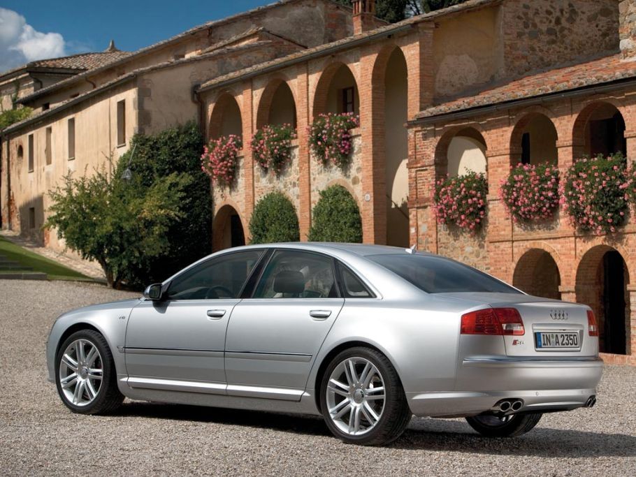 Audi s8 2005