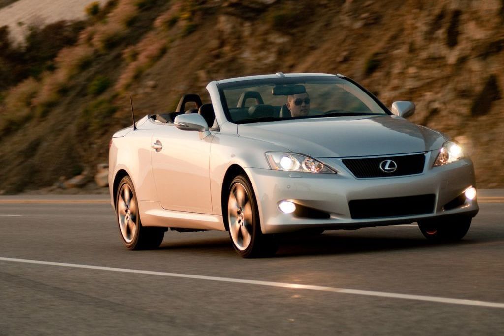 Lexus is cabrio