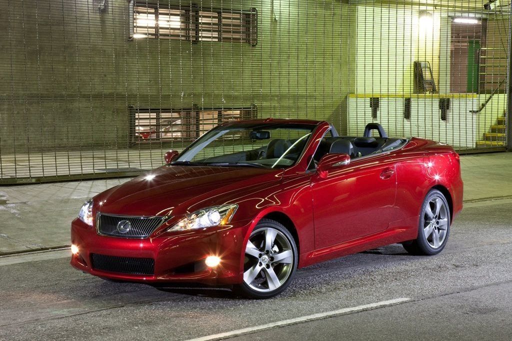 Lexus is cabrio