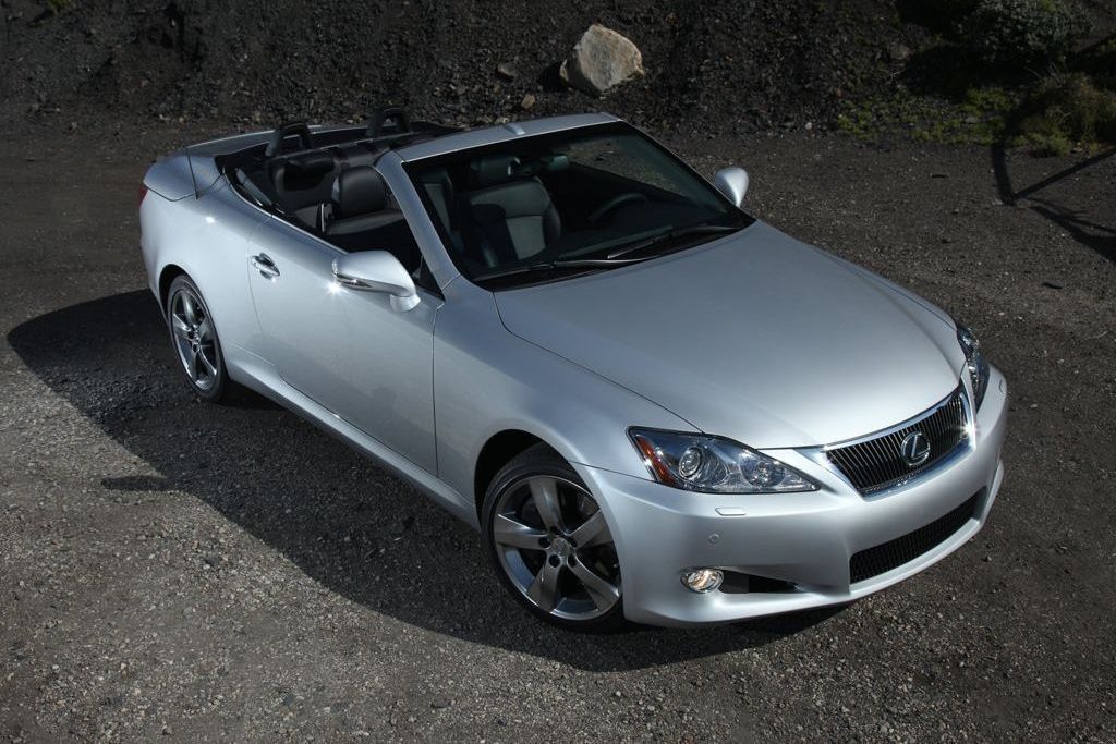 Lexus is cabrio