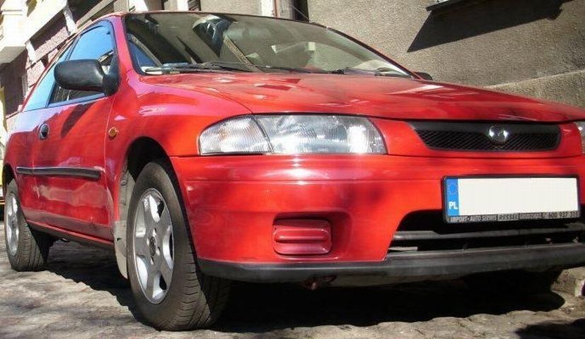 Mazda 323 v