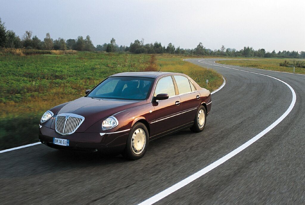 lancia thesis ile kosztuje