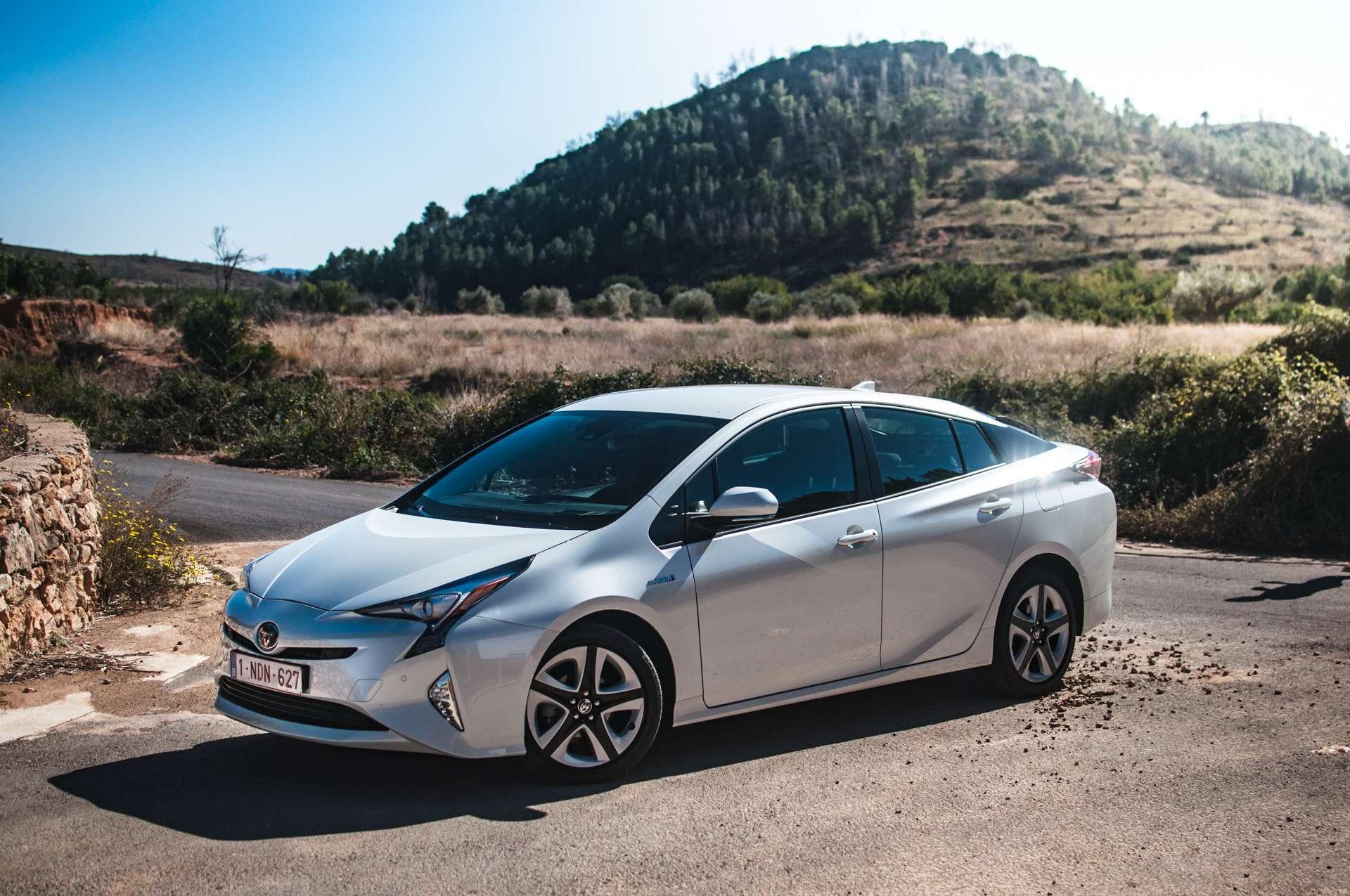 Toyota prius iv