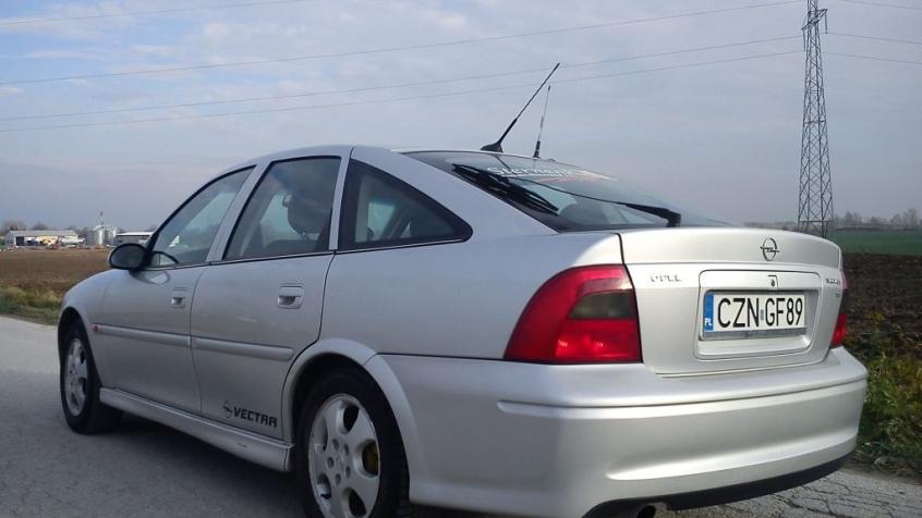 Opel Vectra B Hatchback 1.8 16V ECOTEC 125KM 2000-2002 - Dane, Testy ...