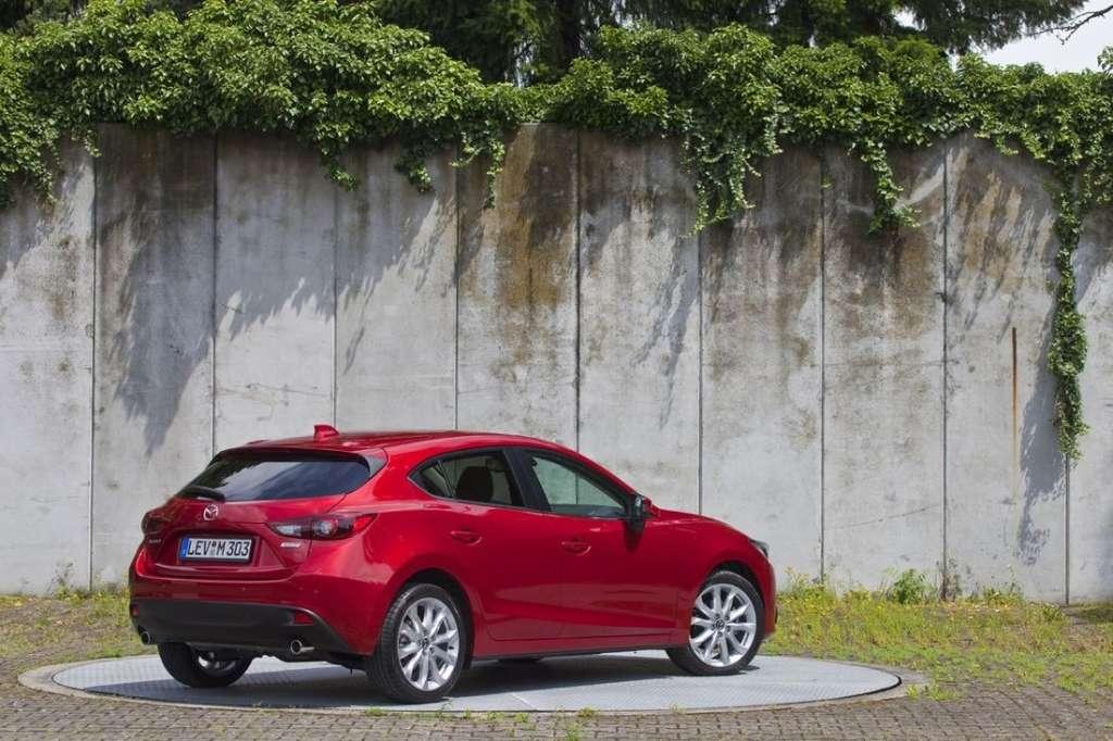 Nowa Mazda 3 hatchback znamy polskie ceny • AutoCentrum.pl