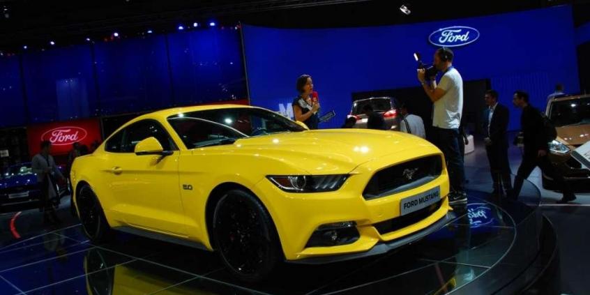 Ford mustang salon