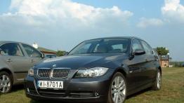 BMW 330i - galeria redakcyjna - widok z przodu