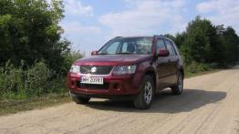 Suzuki Grand Vitara 2.0 - widok z przodu