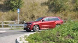 Jeep Grand Cherokee SRT8 - nic nie udaje