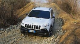 Jeep Cherokee KL (2014) Trailhawk - wersja europejska - widok z przodu