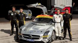 Mercedes SLS AMG GT3 w Dubaju - widok z przodu