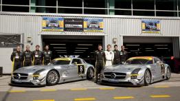 Mercedes SLS AMG GT3 w Dubaju - widok z przodu