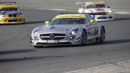 Mercedes SLS AMG GT3 w Dubaju - widok z przodu