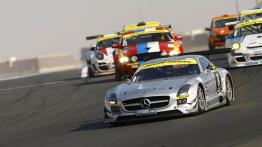 Mercedes SLS AMG GT3 w Dubaju - widok z przodu