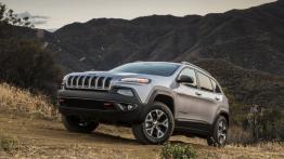 Jeep Cherokee KL (2014) Trailhawk - widok z przodu