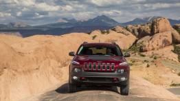 Jeep Cherokee KL (2014) Trailhawk - widok z przodu