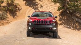 Jeep Cherokee KL (2014) Trailhawk - widok z przodu