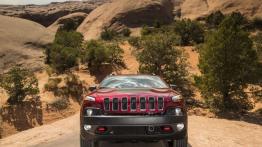 Jeep Cherokee KL (2014) Trailhawk - widok z przodu