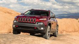 Jeep Cherokee KL (2014) Trailhawk - widok z przodu