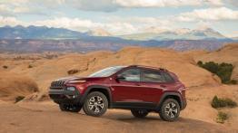 Jeep Cherokee KL (2014) Trailhawk - lewy bok