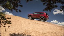 Jeep Cherokee KL (2014) Trailhawk - lewy bok