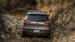 Jeep Cherokee KL (2014) Trailhawk - widok z tyłu