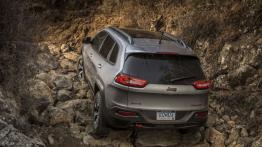 Jeep Cherokee KL (2014) Trailhawk - widok z tyłu