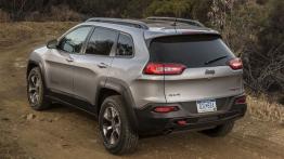 Jeep Cherokee KL (2014) Trailhawk - widok z tyłu