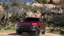 Jeep Cherokee KL (2014) Trailhawk - widok z przodu