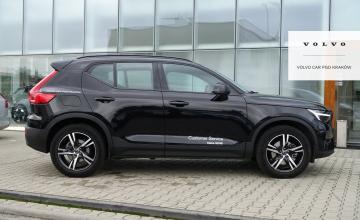 Volvo XC40 Crossover Facelifting 2.0 B3 163KM 2023 B3 (163+14) Benzyna, Plus Dark, zdjęcie 3