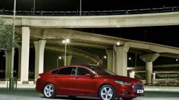 Ford Mondeo V Liftback - prawy bok