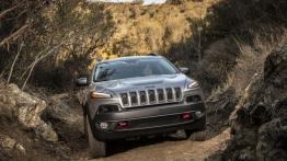 Jeep Cherokee KL (2014) Trailhawk - widok z przodu