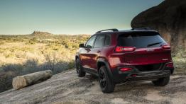 Jeep Cherokee KL (2014) Trailhawk - widok z tyłu